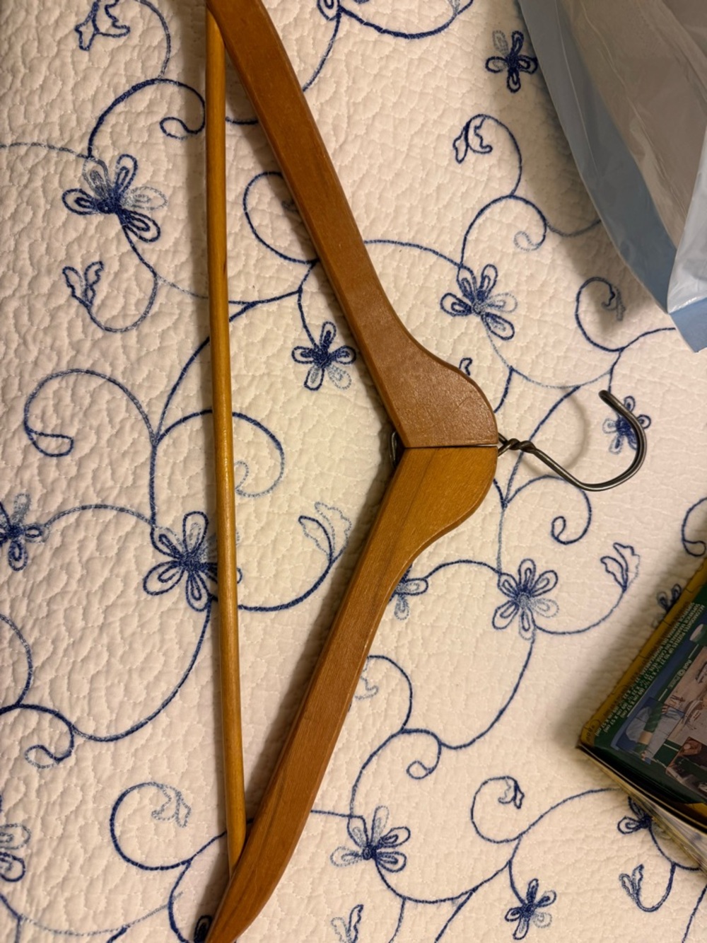 Vintage Wooden Suit Hangers - Set of 5 - Brown - Picture 2 of 4